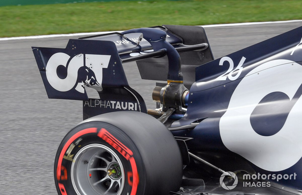 Sayap belakang dan aktuator DRS pada mobil F1 AlphaTauri.