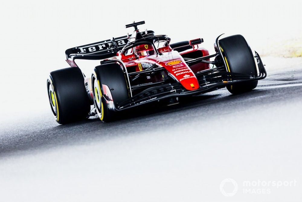 Charles Leclerc, Ferrari SF-23, en acción en Suzuka.