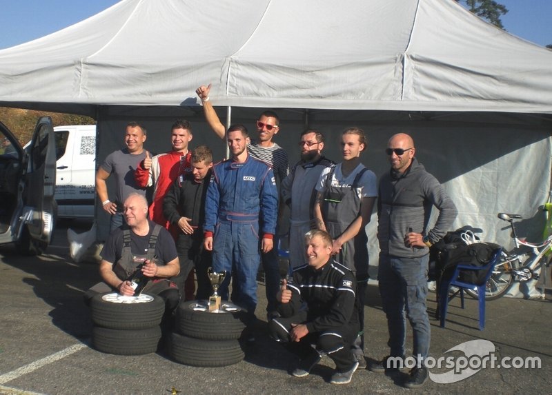 Колективне фото SportCarService на 3-му етапі