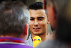 Pascal Wehrlein, Manor Racing met de media