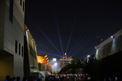 Fahrerlager am Bahrain International Circuit am Abend