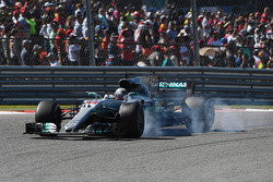 Lewis Hamilton, Mercedes-Benz F1 W08 locks up