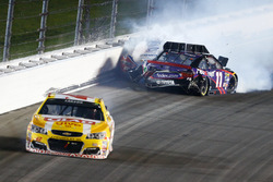 Chrash Denny Hamlin, Joe Gibbs Racing, Toyota