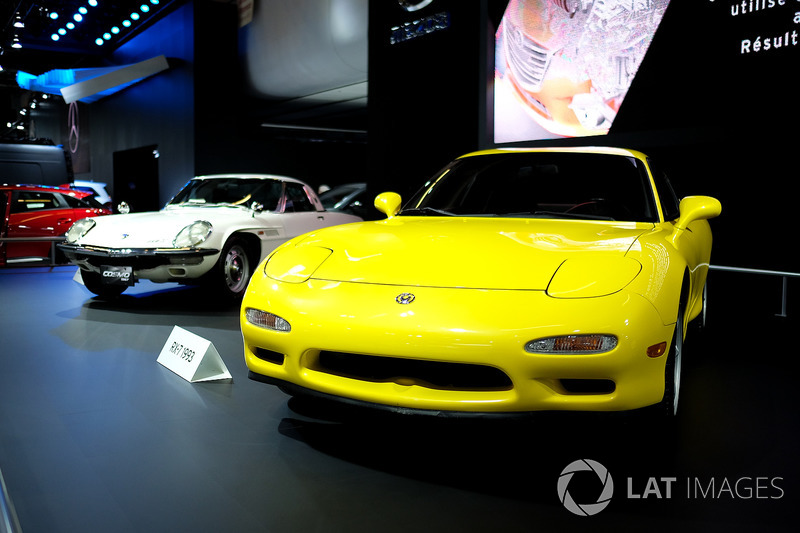 Mazda RX-7, Mazda Cosmo