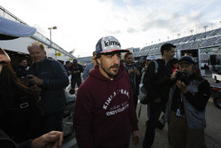 Fernando Alonso, United Autosports taraftarlar ile