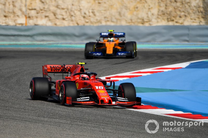 Шарль Леклер, Ferrari SF90, и Ландо Норрис, McLaren MCL34