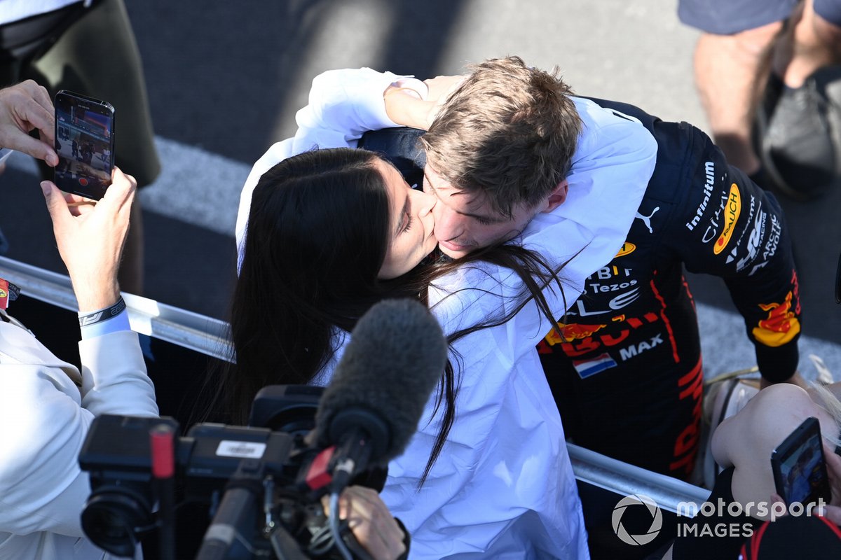 Max Verstappen, Red Bull Racing, dan kekasihnya, Kelly Piquet, setelah memenangi F1 GP Kanada 2022