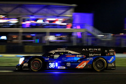 #36 Signatech Alpine A460: Gustavo Menezes, Nicolas Lapierre, Stéphane Richelmi