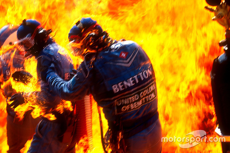 Brand bij pitstop Jos Verstappen, Benetton B194 Ford