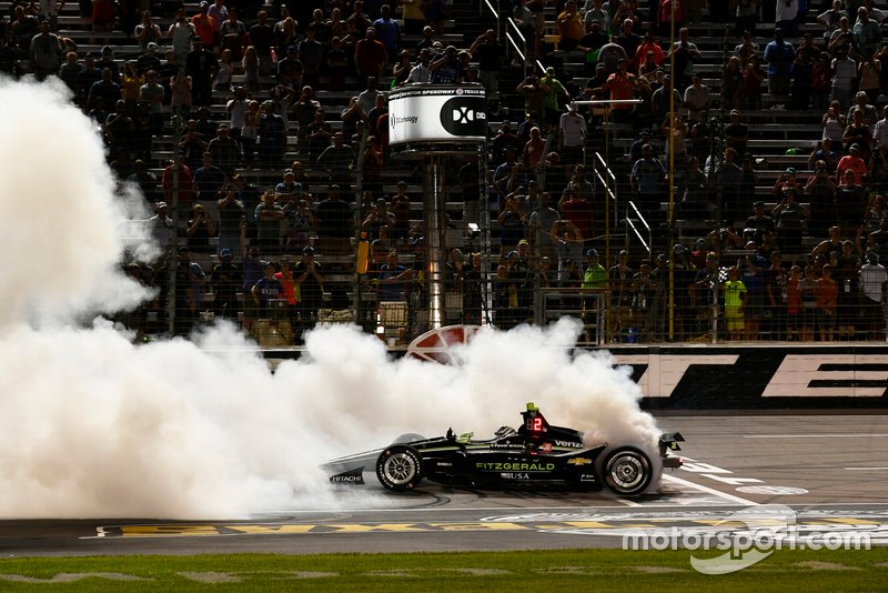 Race Winner Josef Newgarden, Team Penske Chevrolet