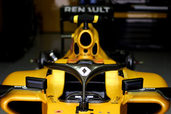 Renault F1 Team RS16 mit Cockpitschutz Halo