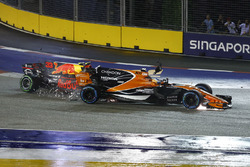 Fernando Alonso, McLaren MCL32, Sebastian Vettel, Ferrari SF70H, Max Verstappen, Red Bull Racing RB1