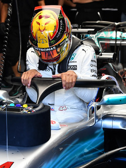 Lewis Hamilton, Mercedes-Benz F1 W08 with halo
