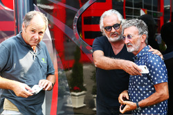 Gerhard Berger met Flavio Briatore en Eddie Jordan
