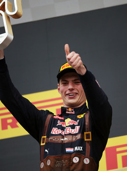 Max Verstappen, Red Bull Racing viert zijn tweede plaats op het podium