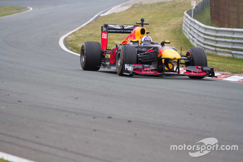A Red Bull zandvoorti F1-es parádéja