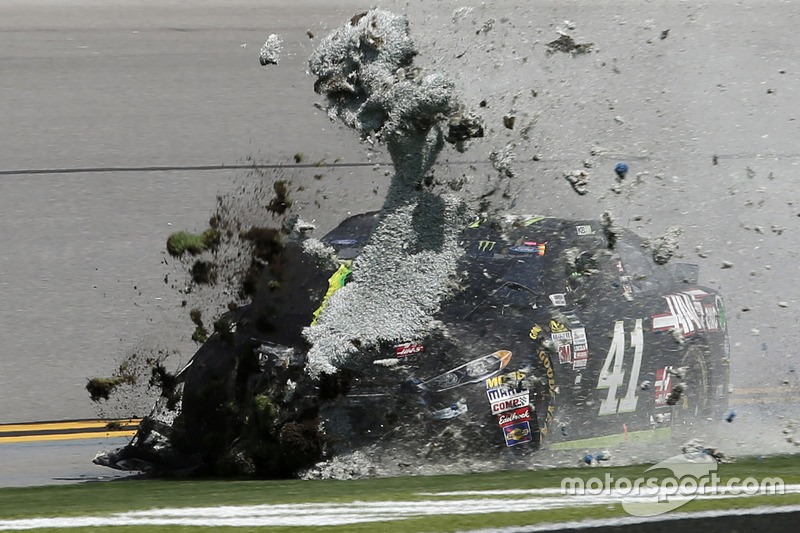 6. Problemi per Kurt Busch, Stewart-Haas Racing Ford