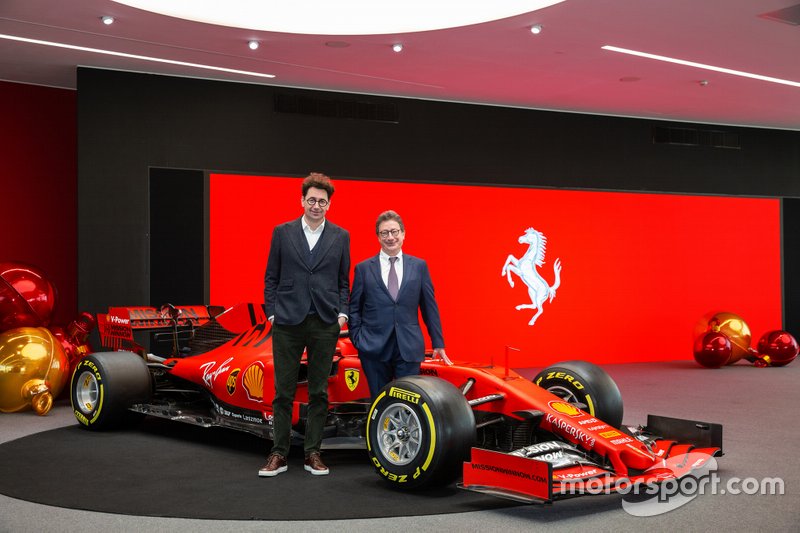 Mattia Binotto, jefe del equipo Ferrari, y Louis Camilleri,
CEO de Ferrari