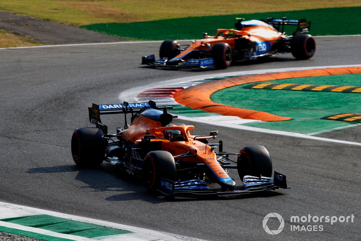 Daniel Ricciardo, McLaren MCL35M, Lando Norris, McLaren MCL35M
