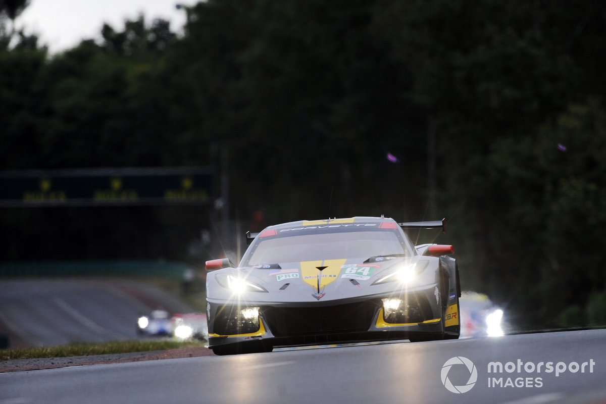 #64 Corvette Racing Chevrolet Corvette C8.R LMGTE Pro, Tommy Milner, Nicholas Tandy, Alexander Sims
