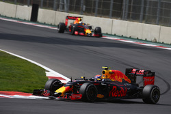 Max Verstappen, Red Bull Racing RB12 en Daniel Ricciardo, Red Bull Racing RB12