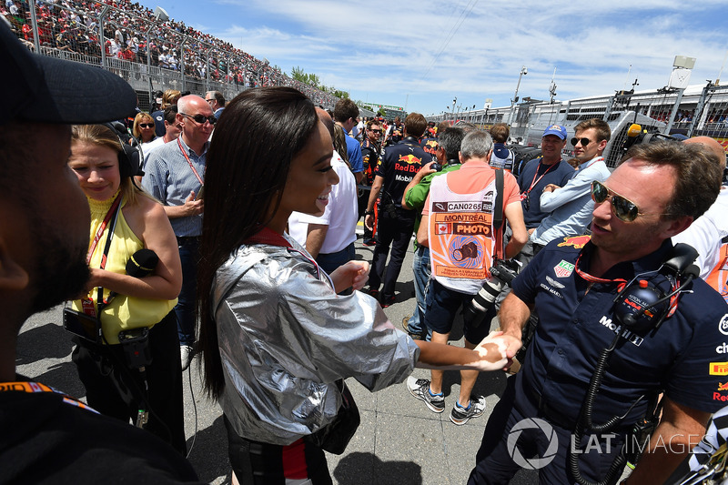 Winne Harlow, and Christian Horner, Red Bull Racing Team Principal on the grid