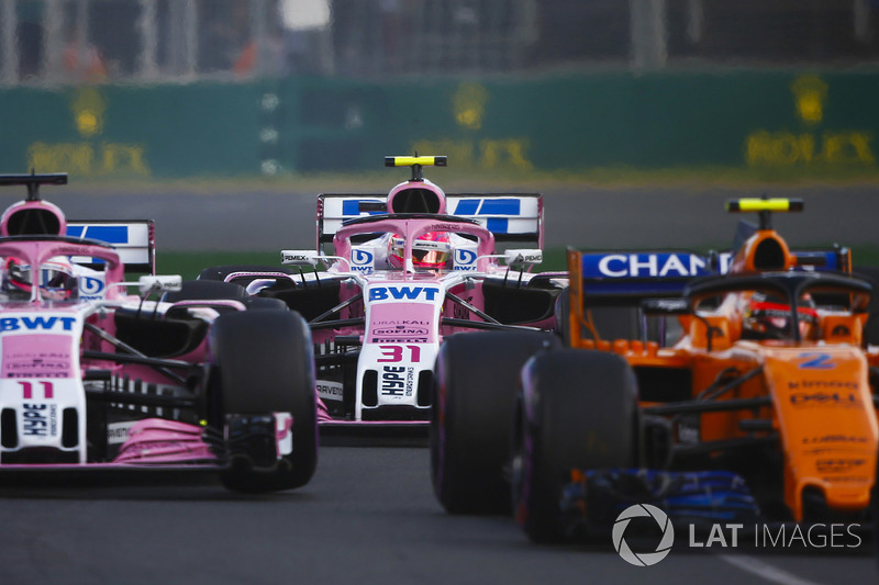 Stoffel Vandoorne, McLaren MCL33 Renault, Sergio Perez, Force India VJM11 Mercedes, Esteban Ocon, Force India VJM11 Mercedes