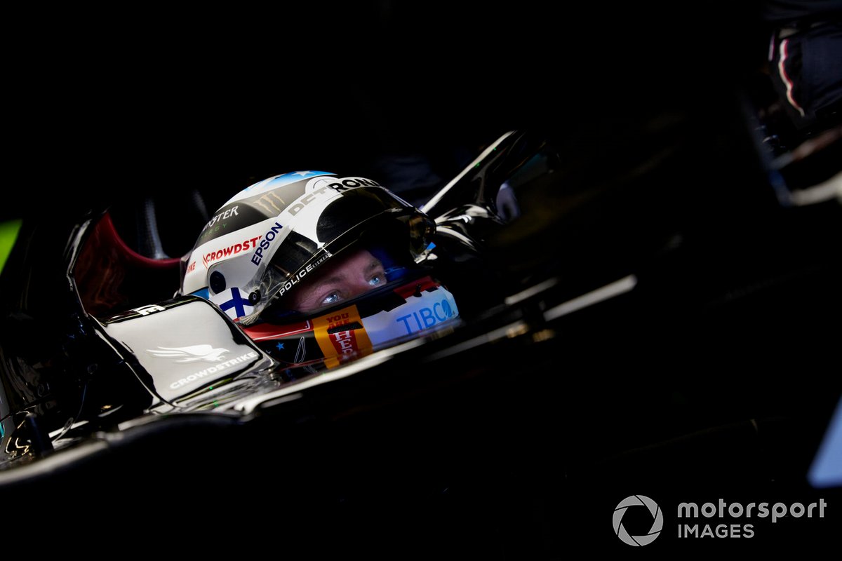 Bottas acknowledges that success wouldn't be possible without the support crew