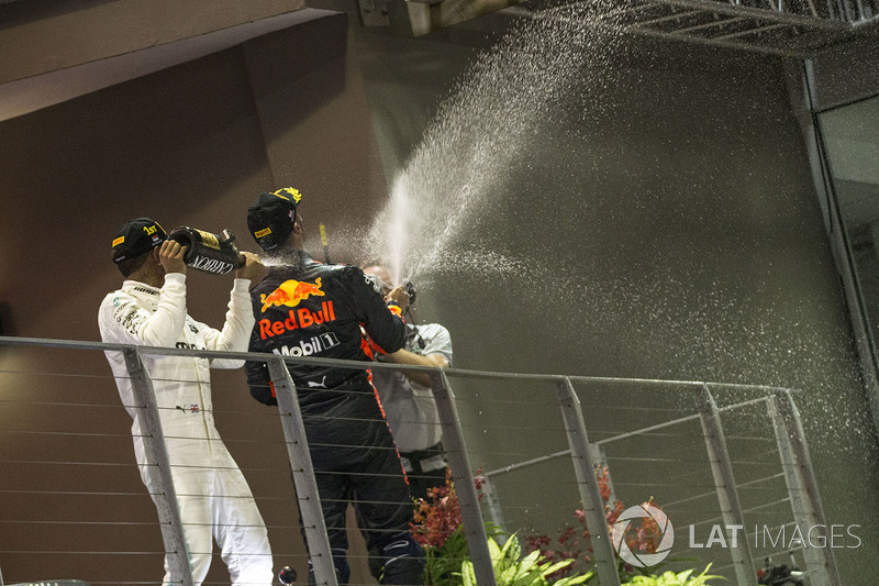 Podium: race winner Lewis Hamilton, Mercedes AMG F1, second place Daniel Ricciardo, Red Bull Racing