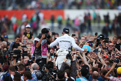 Yarış galibi Lewis Hamilton, Mercedes AMG F1