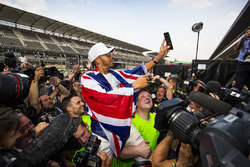 2017 World Champion Lewis Hamilton, Mercedes AMG F1