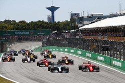 Start: Valtteri Bottas, Mercedes AMG F1 lider
