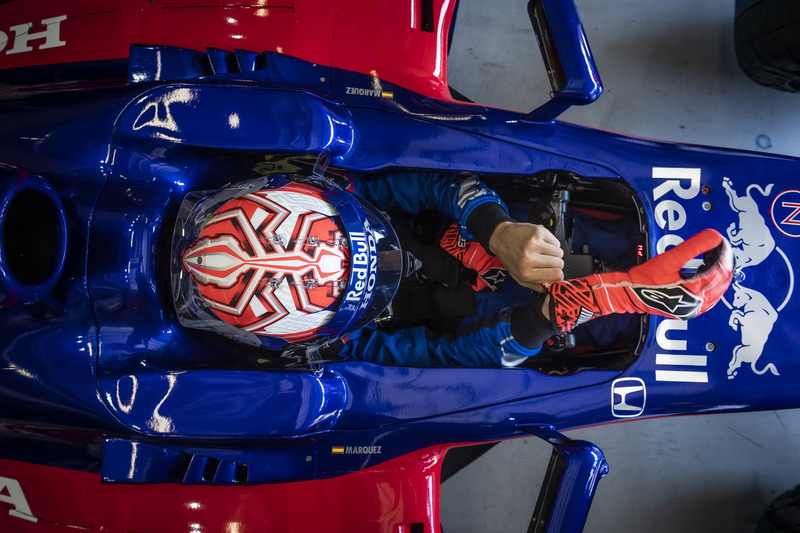 Marc Márquez conduce un Toro Rosso F1