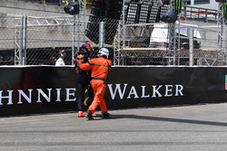 Max Verstappen, Red Bull Racing RB14 na de crash