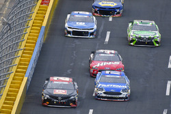 Erik Jones, Joe Gibbs Racing, Toyota Camry Circle K and Ricky Stenhouse Jr., Roush Fenway Racing, Ford Fusion Fastenal
