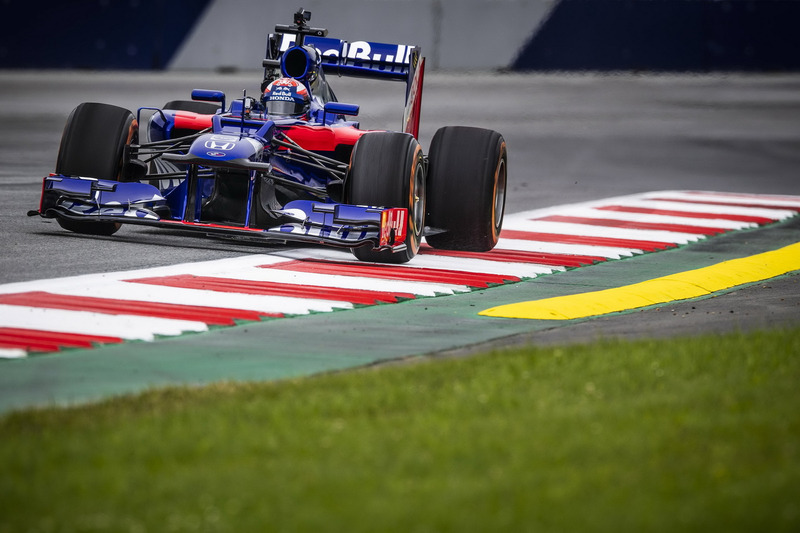 Marc Marquez alla guida di una Toro Rosso F1