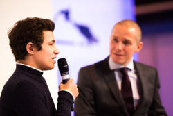Lando Norris en Stuart Codling op het Autosport-podium