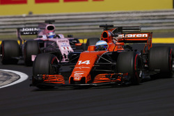 Fernando Alonso, McLaren MCL32, Sergio Perez, Sahara Force India F1 VJM10