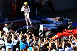 Переможець Льюіс Хемілтон, Mercedes AMG F1