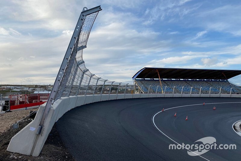 Completed Zandvoort banking