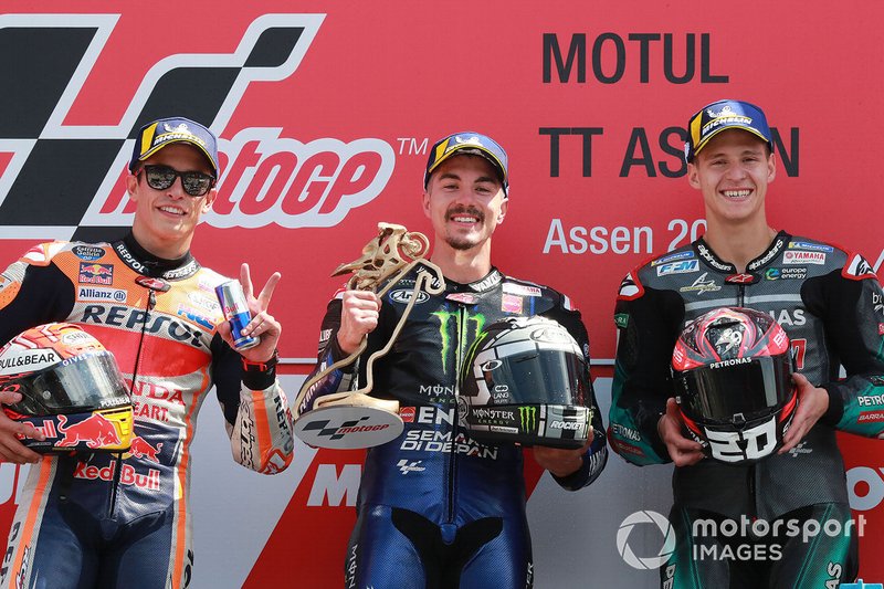 Podium : le vainqueur Maverick Vinales, Yamaha Factory Racing, le deuxième Marc Marquez, Repsol Honda Team, le troisième Fabio Quartararo, Petronas Yamaha SRT