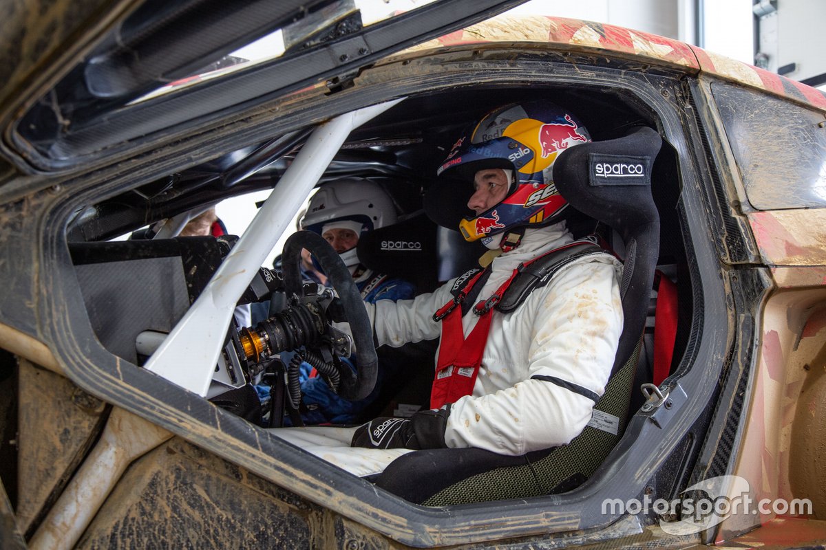 Sebastien Loeb saat tes mobil Bahrain Raid Xtreme