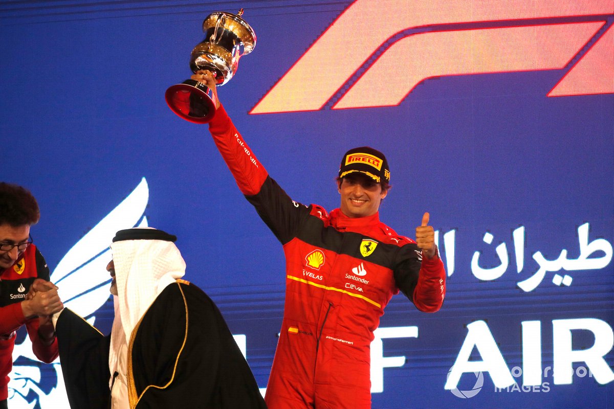 Podio: segundo lugar Carlos Sainz Jr., Ferrari