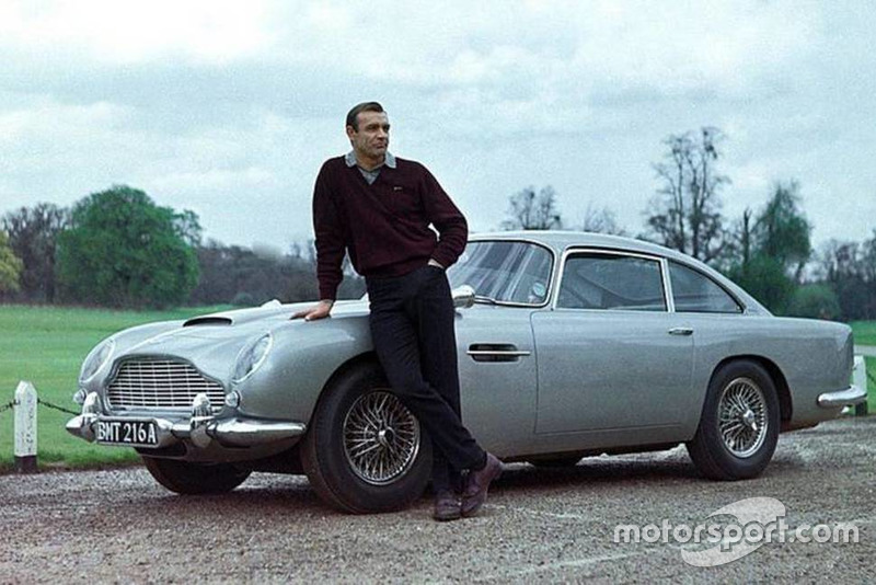 Aston Martin DB5 Джеймса Бонда