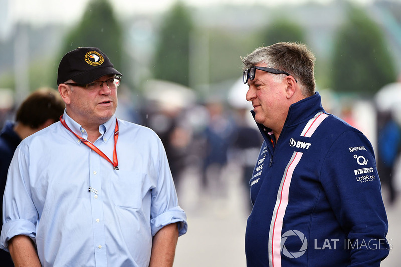Joe Saward, Journalist and Otmar Szafnauer, Sahara Force India Formula One Team Chief Operating Offi
