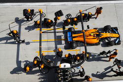 Stoffel Vandoorne, McLaren MCL33 Renault, leaves his pit box after a stop