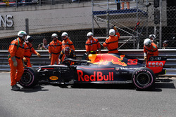 Kazanın ardından Max Verstappen, Red Bull Racing RB14