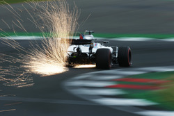 Felipe Massa, Williams FW40, sacando chispas