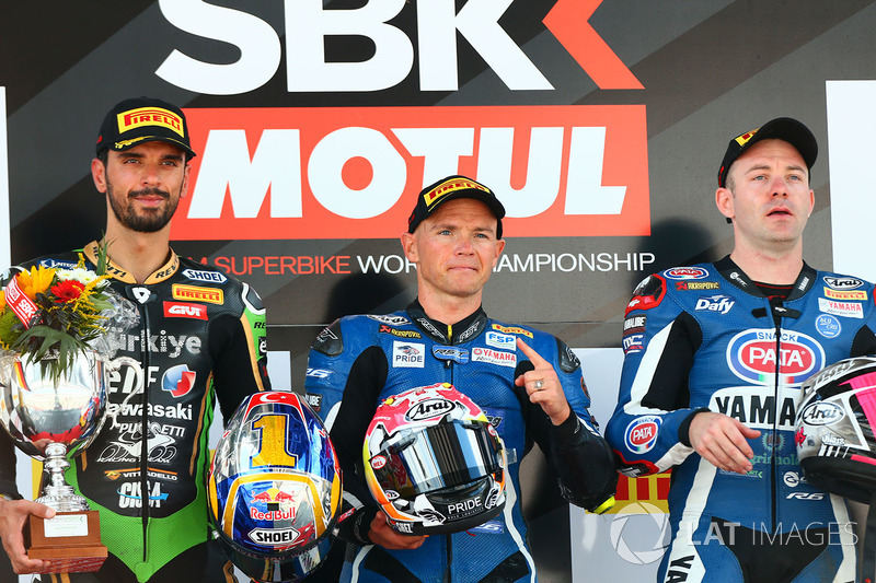Yarış galibi Sheridan Morais, Kallio Racing Yamaha, 2 Kenan Sofuoglu, Kawasaki Puccetti Racing, 3. Lucas Mahias, GRT Yamaha Official WorldSSP Team