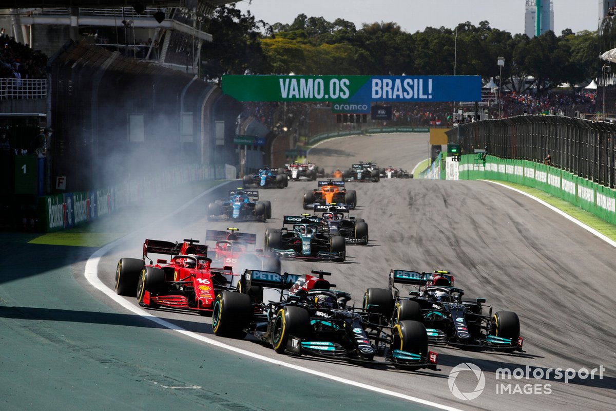Lewis Hamilton, Mercedes W12, Valtteri Bottas, Mercedes W12, Charles Leclerc, Ferrari SF21, Carlos Sainz Jr., Ferrari SF21, and the remainder of the field after the safety car